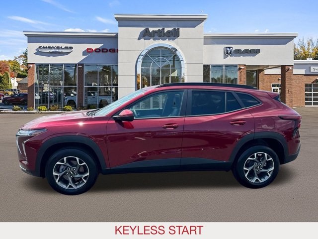 2025 Chevrolet Trax LT photo 4