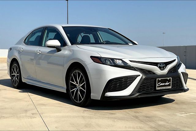 2023 Toyota Camry SE photo 12