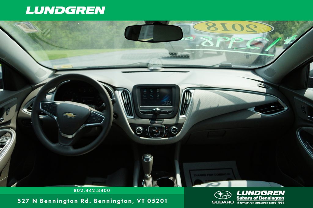 2018 Chevrolet Malibu LS photo 3