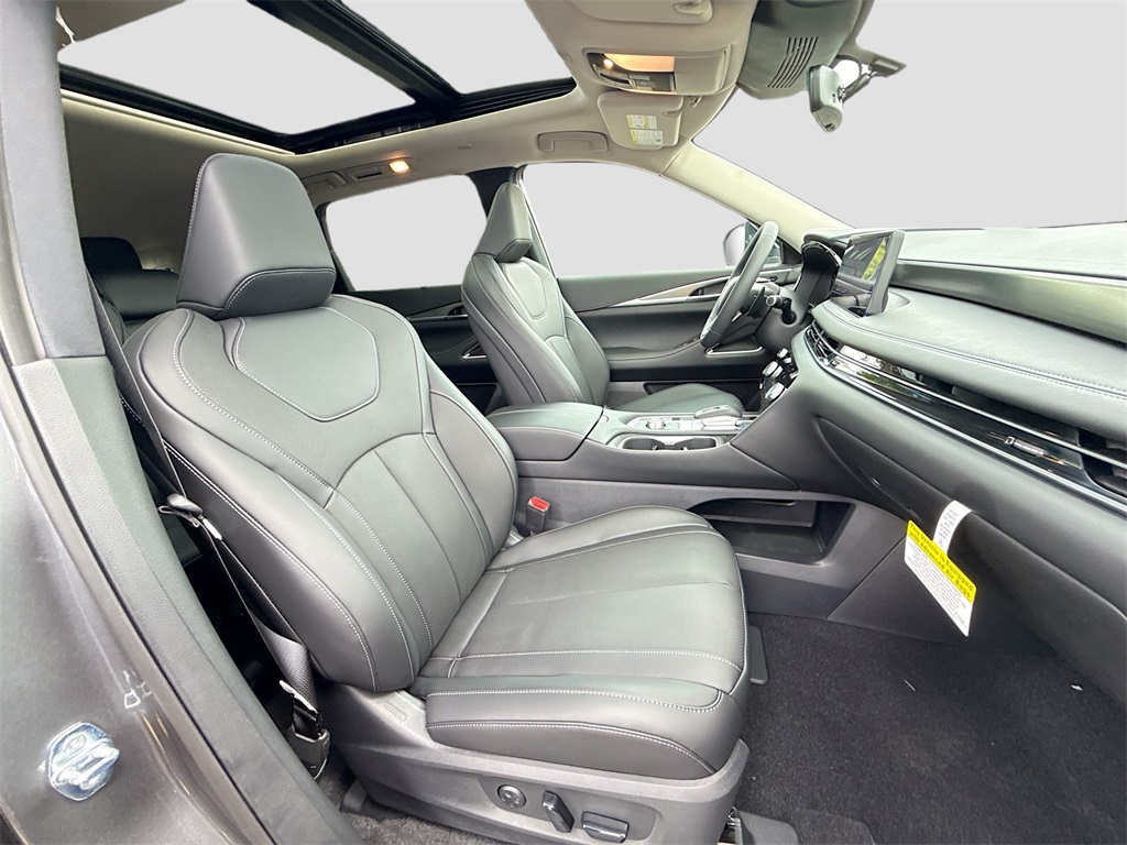 2026 Infiniti QX60 Luxe photo 32