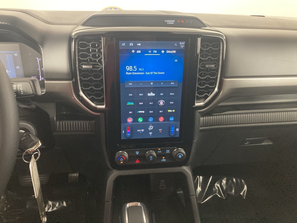 2025 Ford Ranger XLT photo 2
