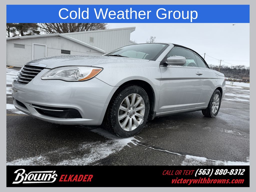 2011 Chrysler 200 Touring's photo