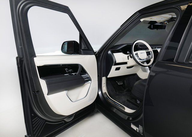 2023 Land Rover Range Rover Autobiography photo 23