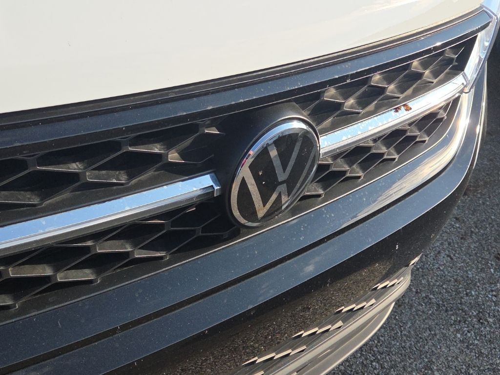 2024 Volkswagen Taos SE photo 7