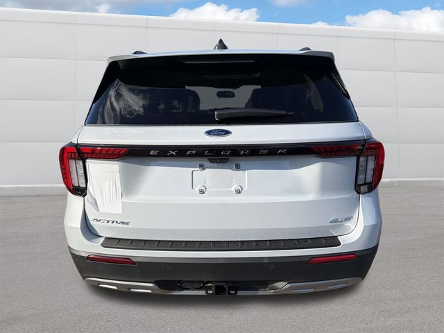 2025 Ford Explorer photo 3