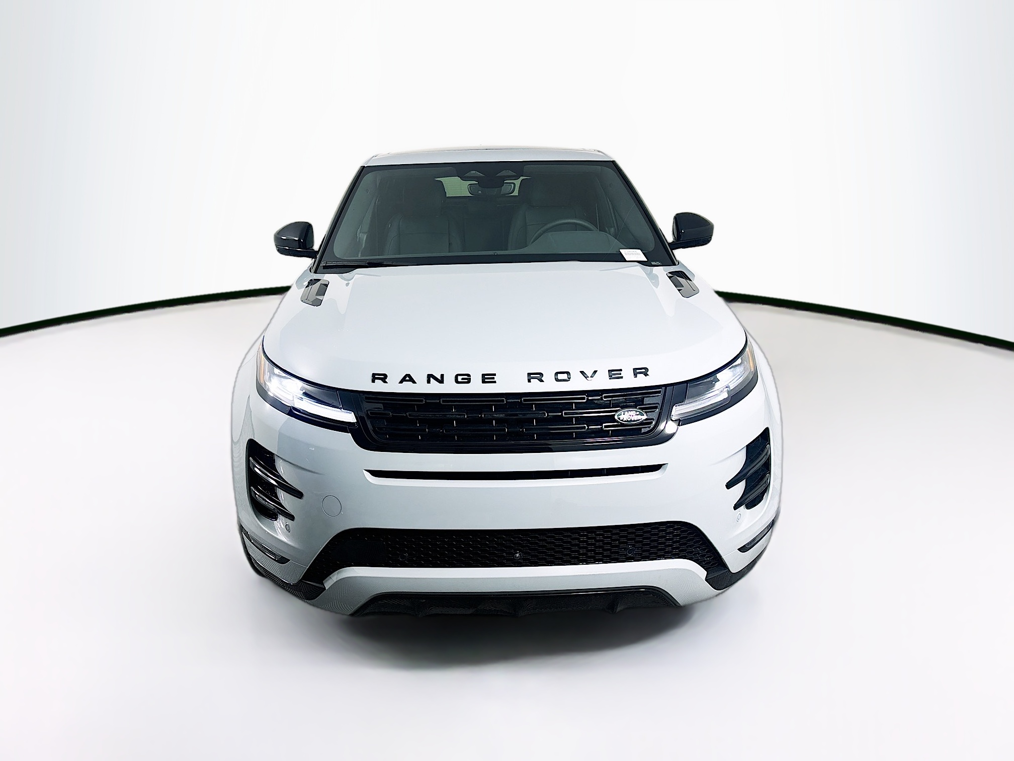 2026 Land Rover Range Rover Evoque Dynamic SE photo 2