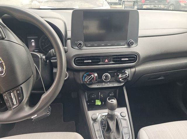 2023 Hyundai Kona SEL photo 10