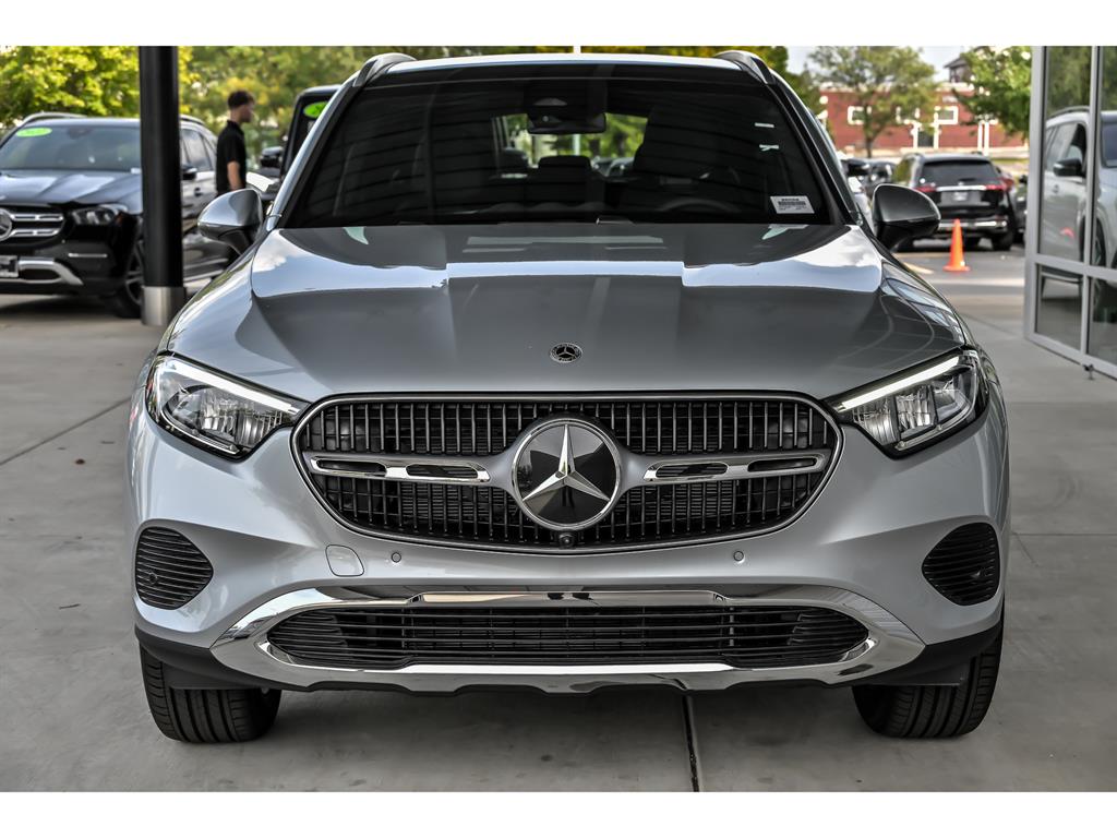 2026 Mercedes Benz GLC 300 4MATIC photo 2