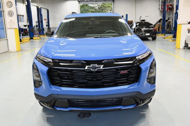 2026 Chevrolet Equinox RS photo 2