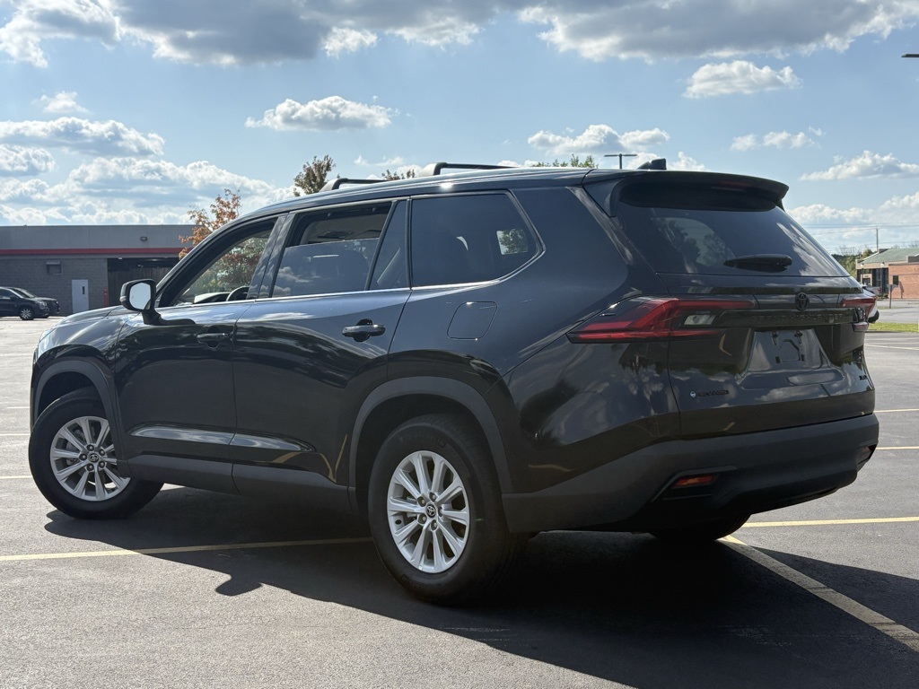 2025 Toyota Highlander Hybrid XLE photo 4