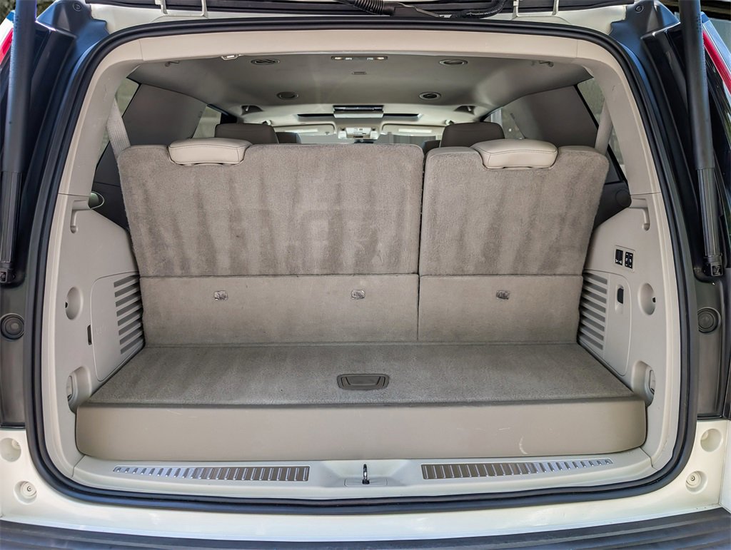 2015 Cadillac Escalade Luxury photo 17