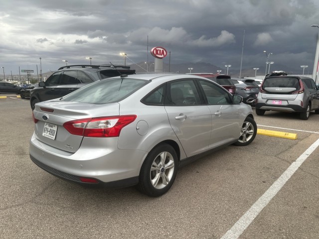 Used 2014 Ingot Silver Metallic Ford SE image 6