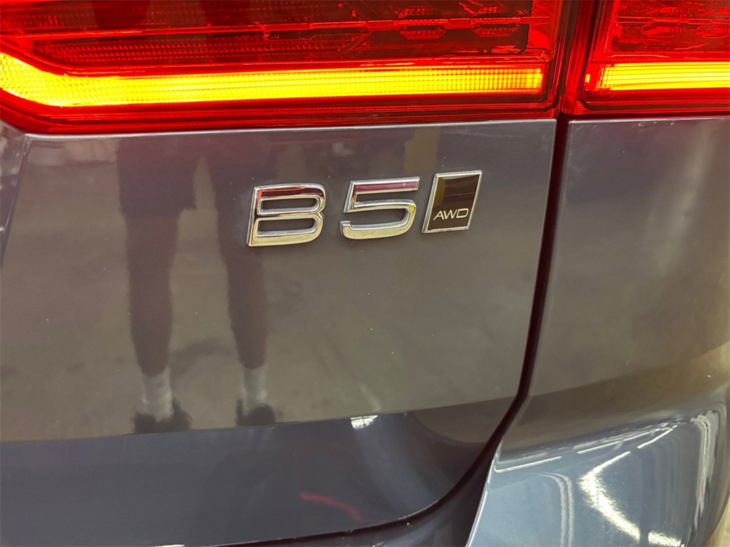 2023 Volvo XC60 B5 Plus photo 30