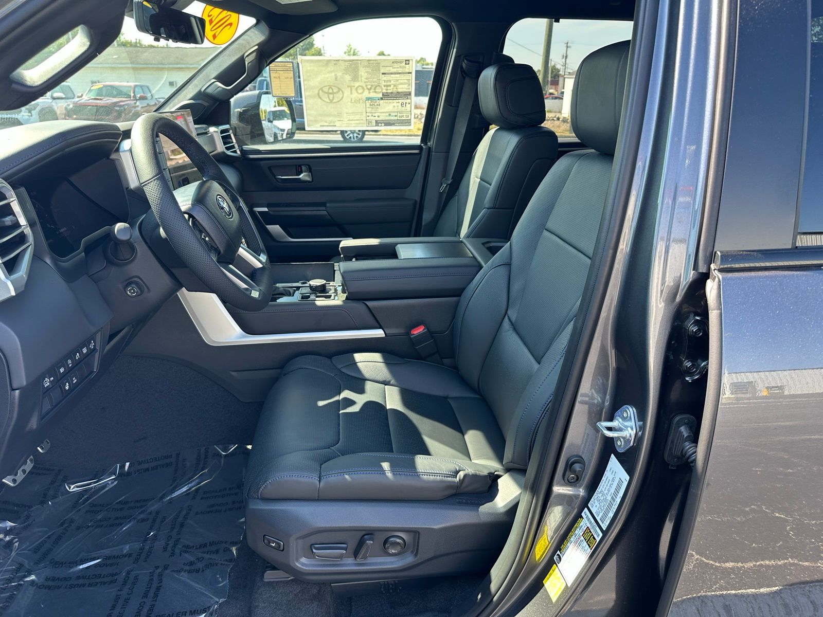 2025 Toyota Tundra Platinum CrewMax photo 11