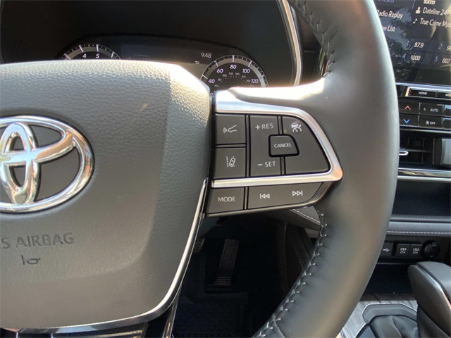 2021 Toyota Highlander Platinum photo 25