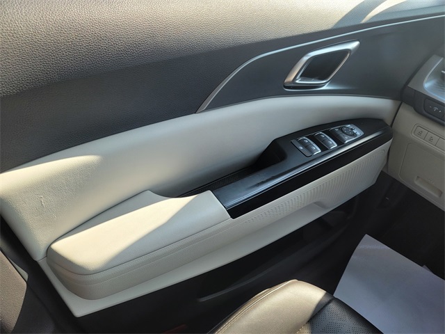 2023 Kia Carnival LX photo 31