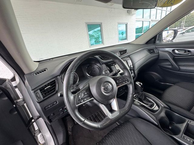 2018 Nissan Rogue SV photo 11