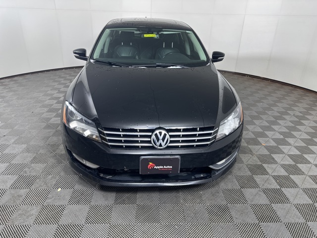 Used 2014 Volkswagen Passat SEL Premium with VIN 1VWCS7A33EC041833 for sale in Shakopee, Minnesota