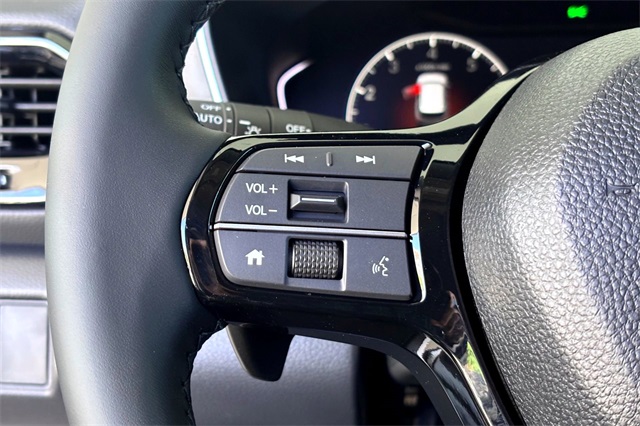 2025 Honda Pilot Touring photo 13