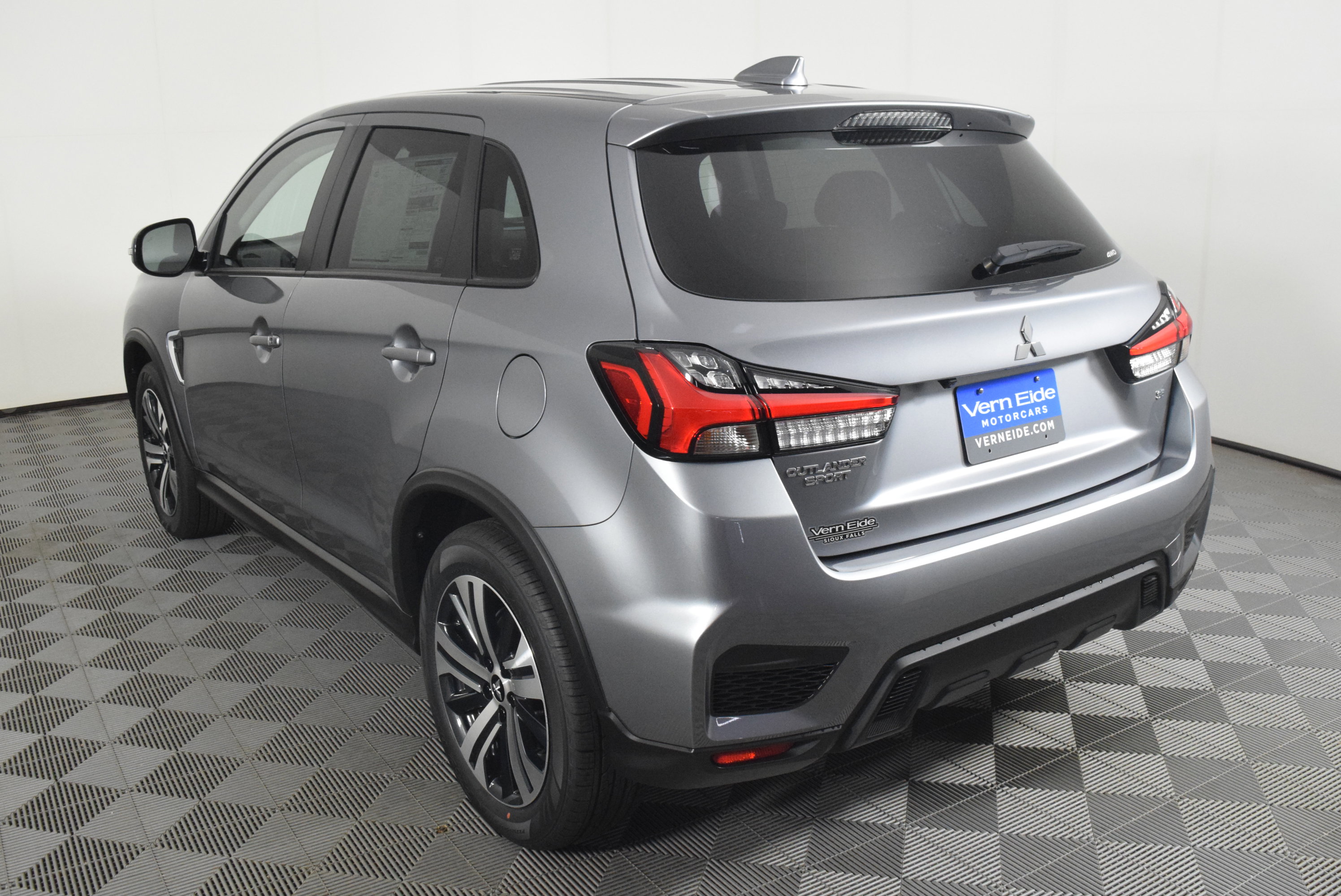 2025 Mitsubishi Outlander Sport SE photo 8