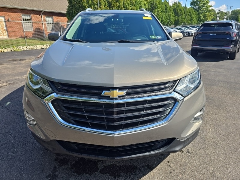 2018 Chevrolet Equinox LT photo 2