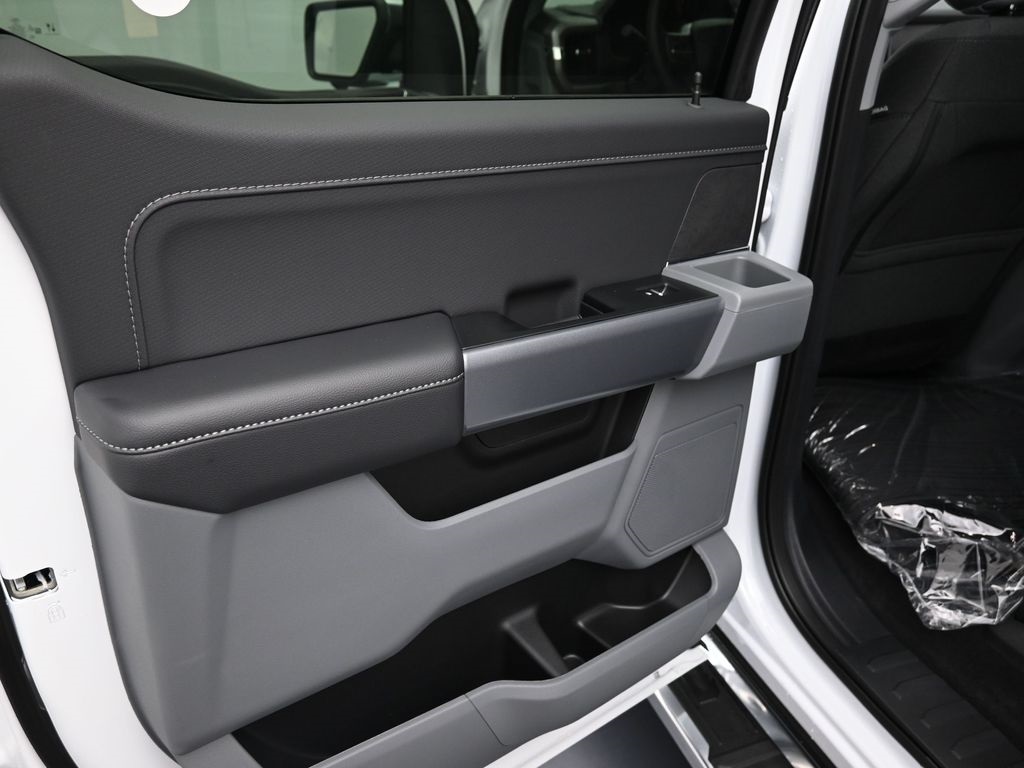 2025 Ford F-150 XLT photo 24