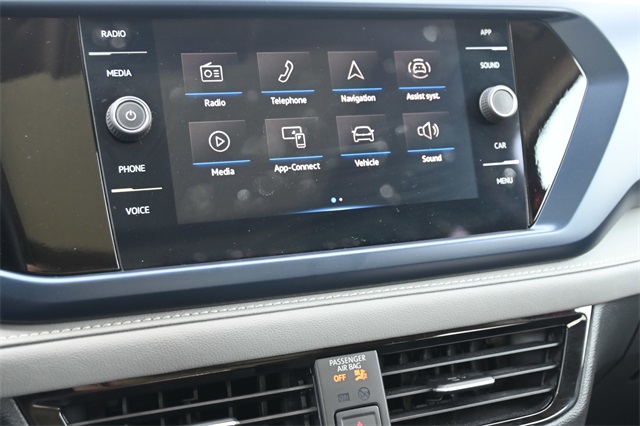 2024 Volkswagen Taos SE photo 16