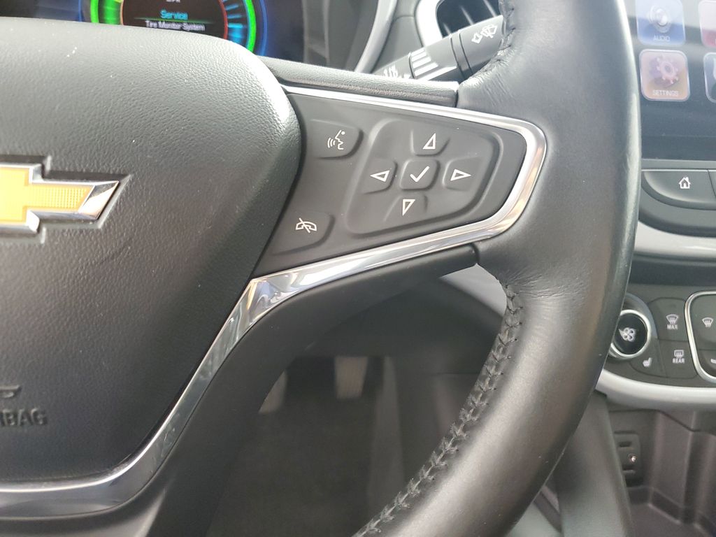 2016 Chevrolet Volt LT photo 23