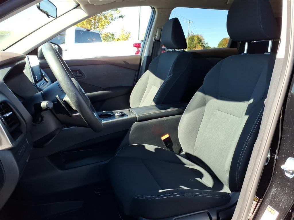 2023 Nissan Rogue S photo 3
