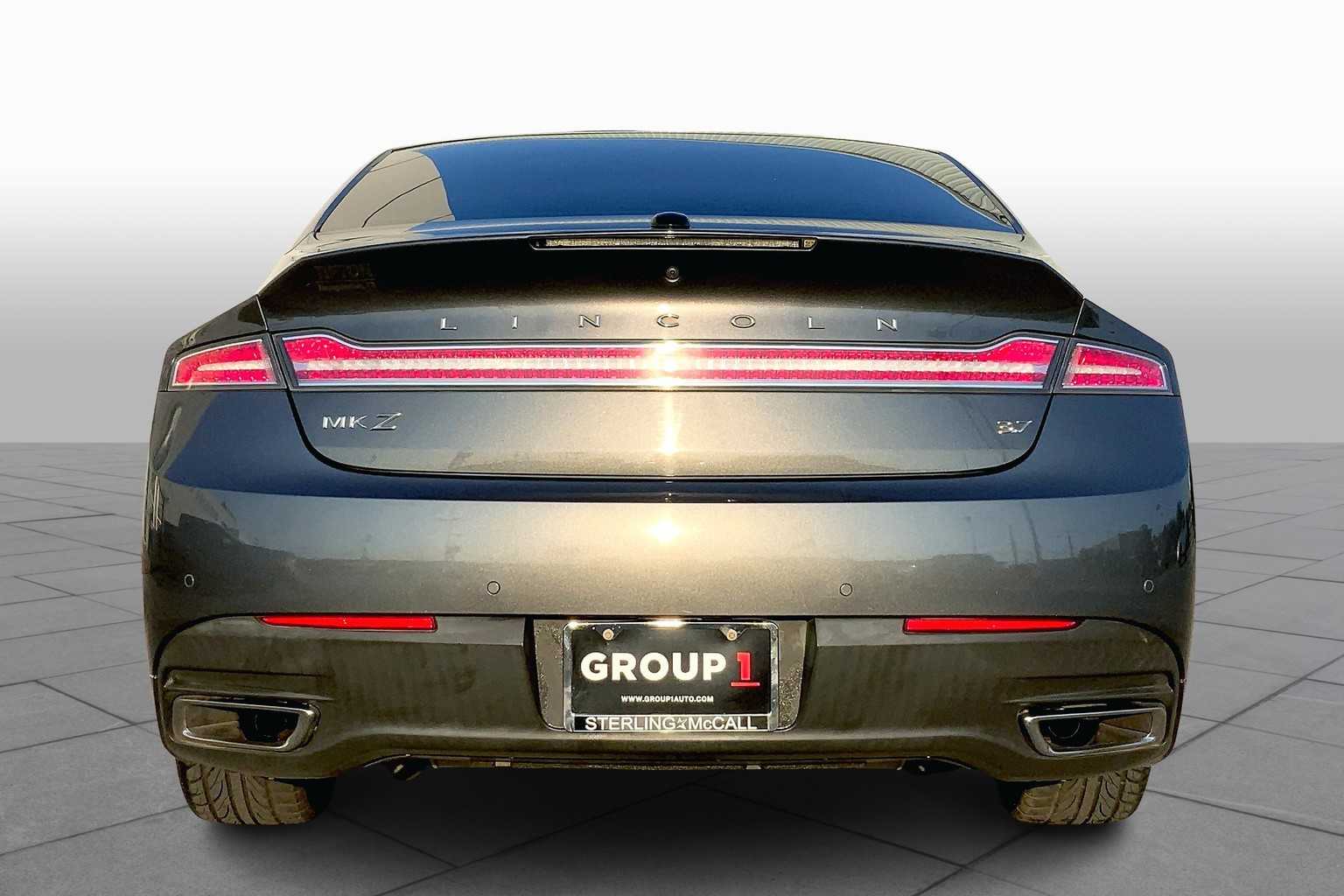 2016 Lincoln MKZ photo 3