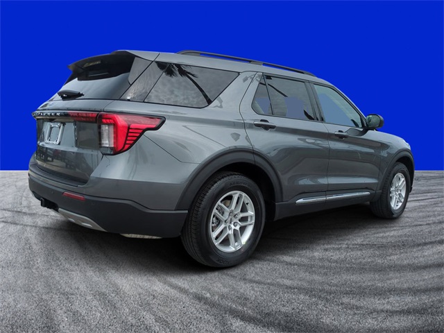 2025 Ford Explorer photo 3
