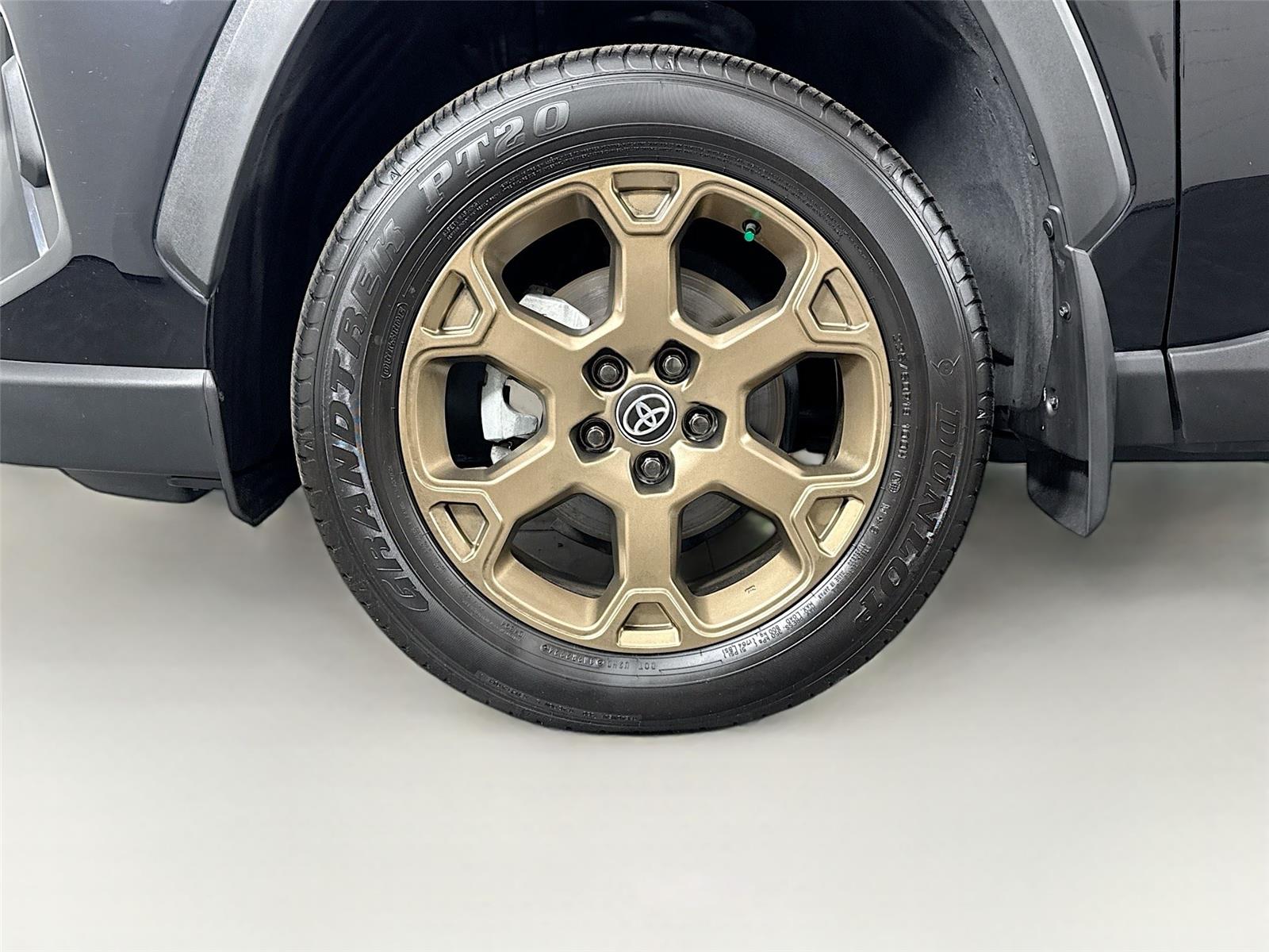 2023 Toyota RAV4 Hybrid photo 10