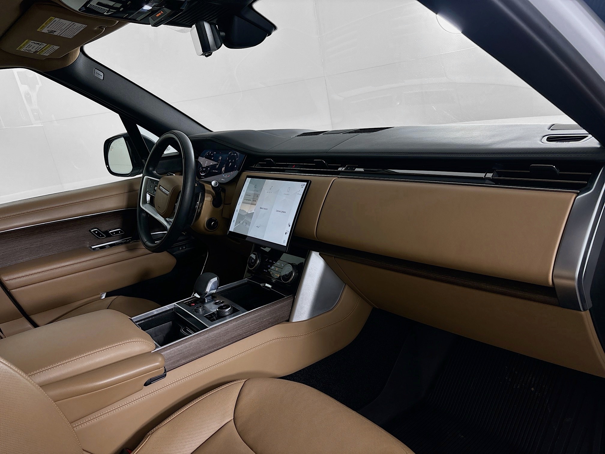 2023 Land Rover Range Rover SE photo 29