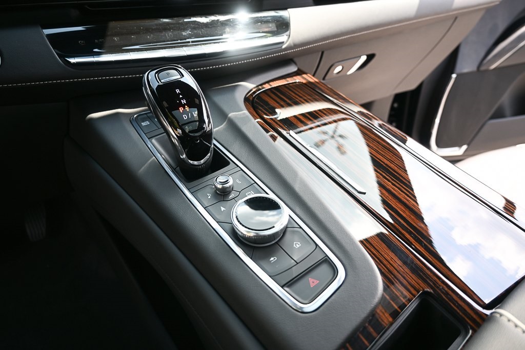 2023 Cadillac Escalade Premium Luxury photo 13