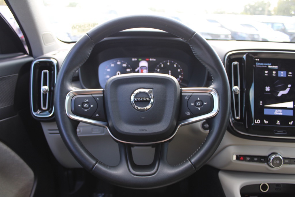2021 Volvo XC40 T5 AWD Inscription photo 14