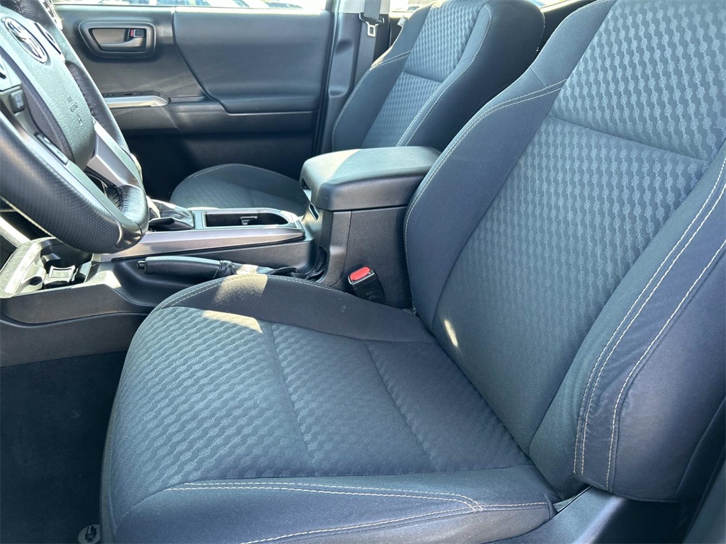 2021 Toyota Tacoma SR5 photo 26