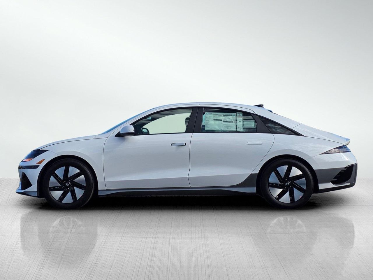 2025 Hyundai Ioniq 6 SE photo 4