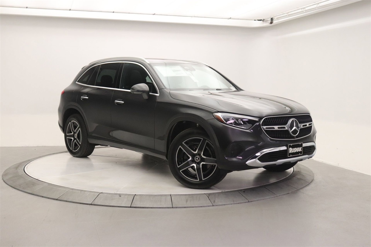 2026 Mercedes-Benz GLC Base's photo