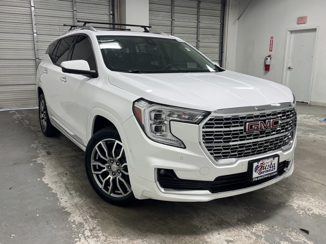 2024 GMC Terrain Denali's photo