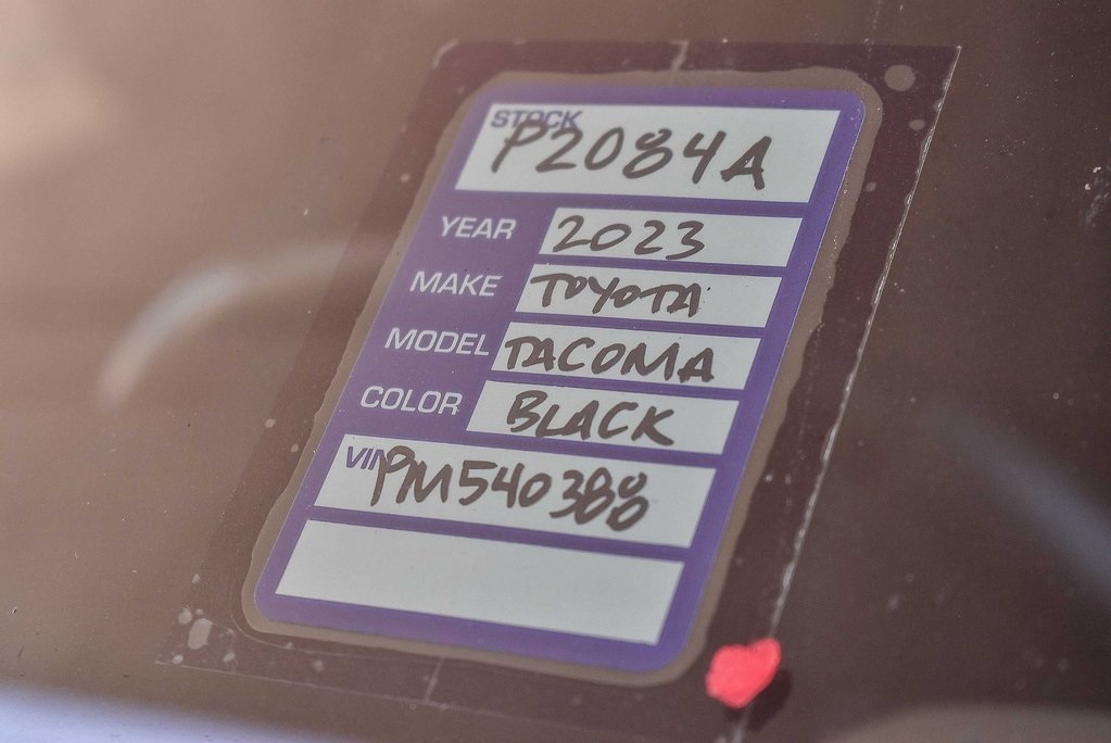 2023 Toyota Tacoma SR5 photo 25