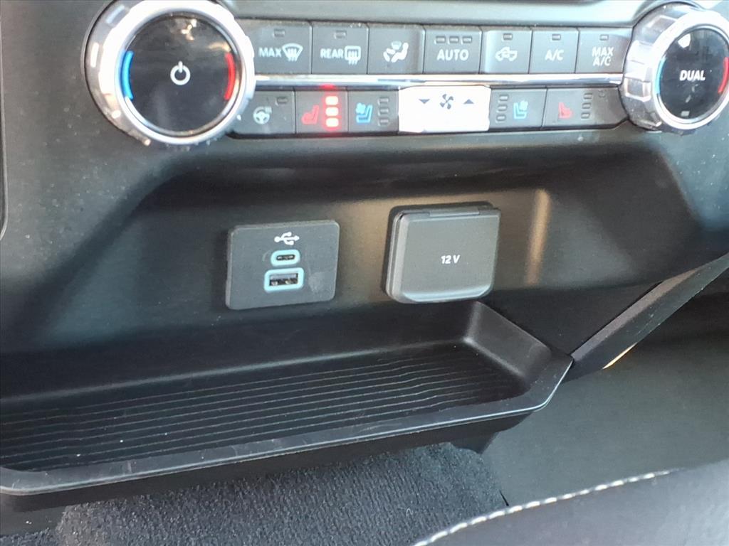 2023 Ford F-350 Lariat photo 13