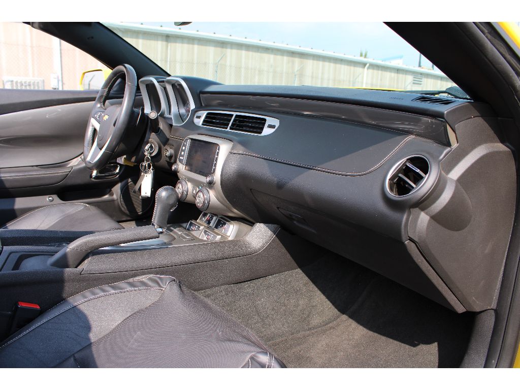 2013 Chevrolet Camaro 2LT photo 24
