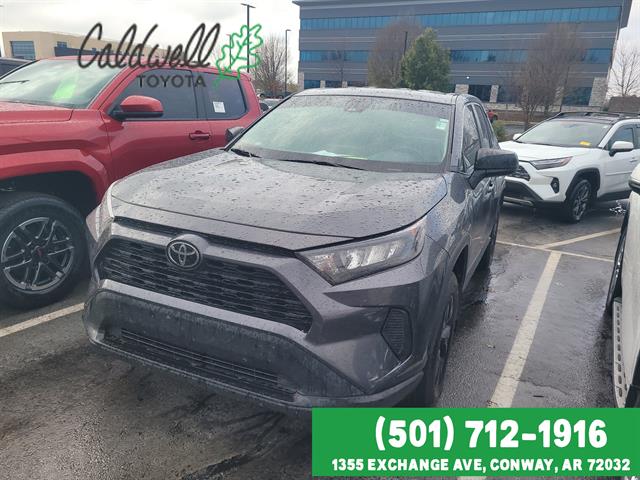 2022 Toyota RAV4 LE's photo