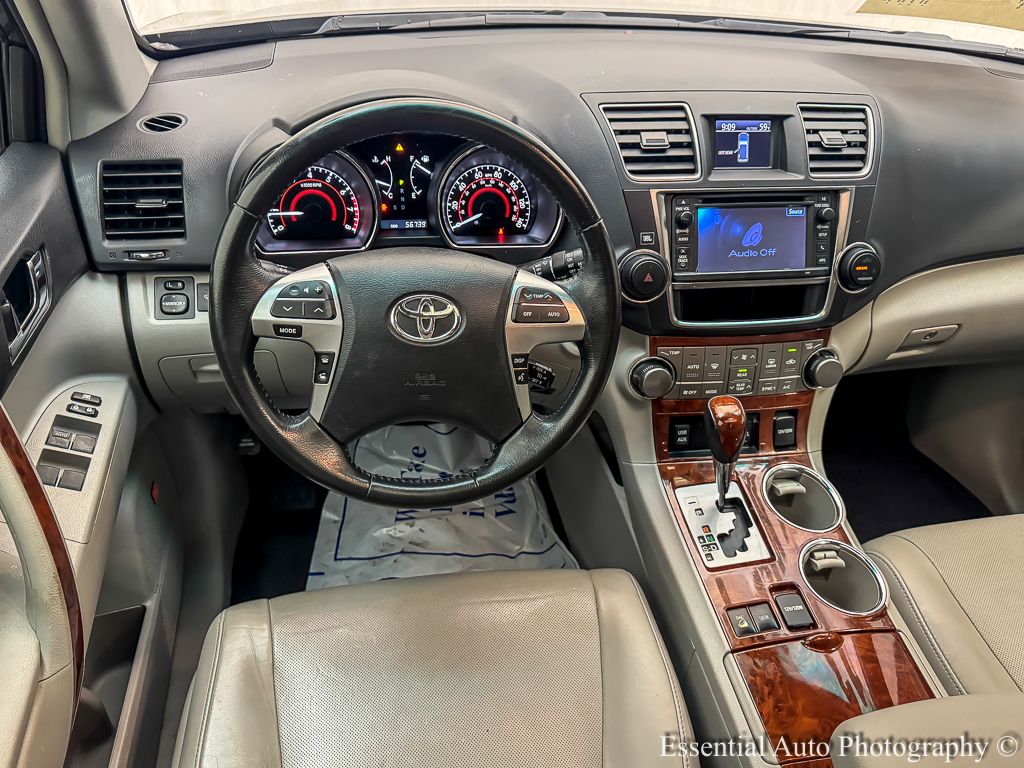 2013 TOYOTA HIGHLANDER - Image 16