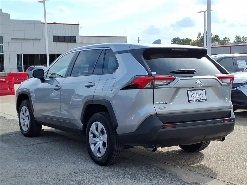 2025 Toyota RAV4 LE photo 3