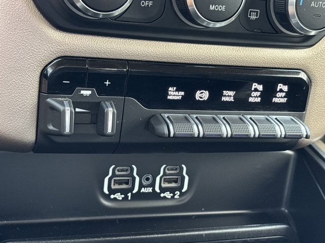 2022 Ram 3500 Laramie photo 38