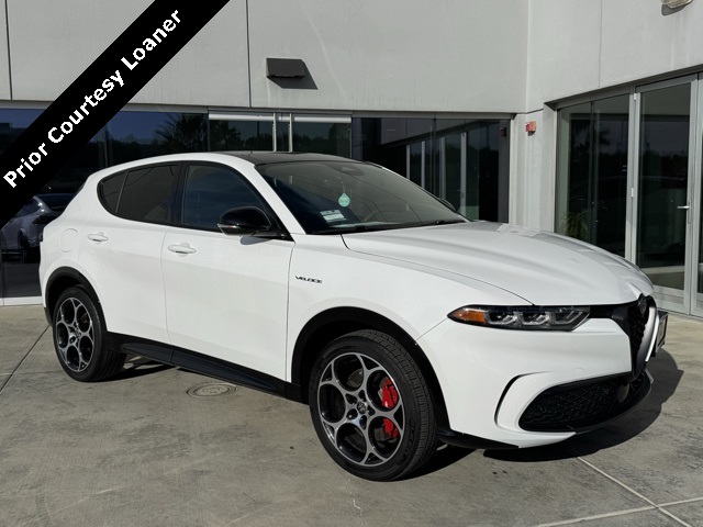 2025 Alfa Romeo Tonale Base