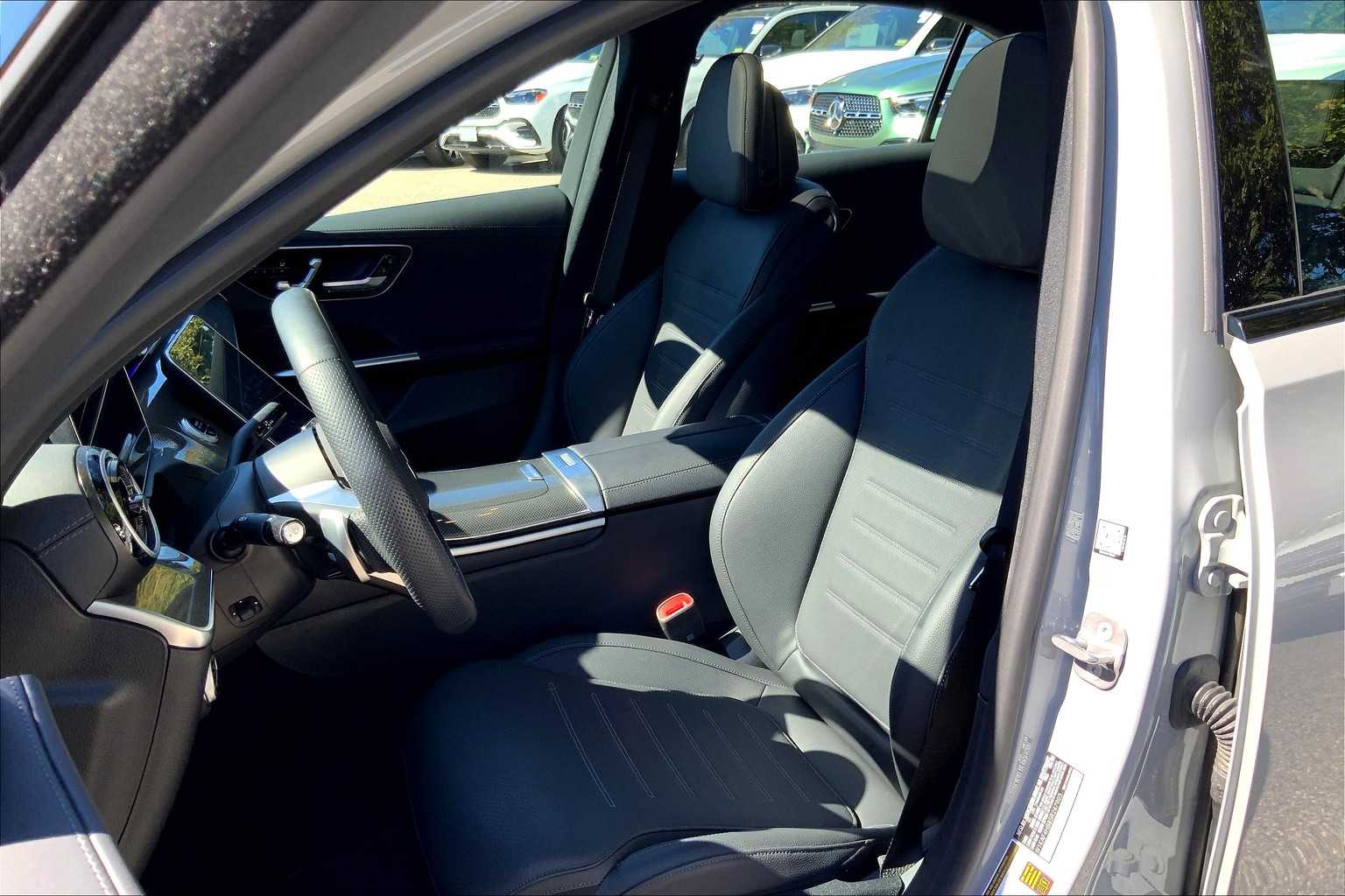 2025 Mercedes Benz C 300 4MATIC photo 8