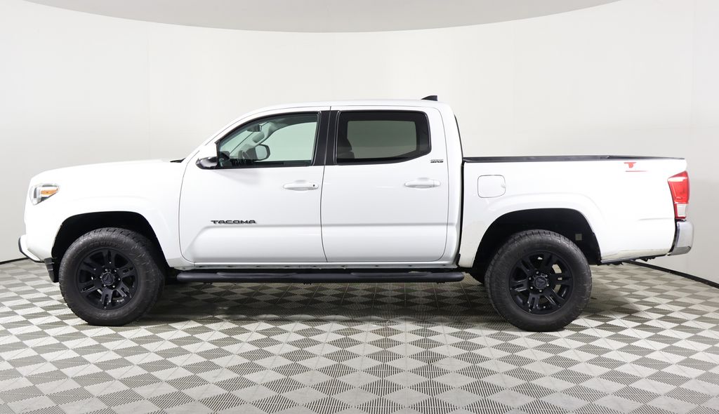 2016 Toyota Tacoma SR5 photo 3