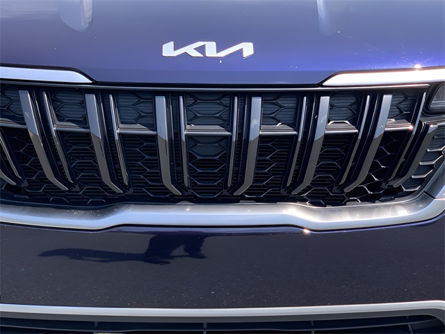 2024 Kia Carnival LX photo 8